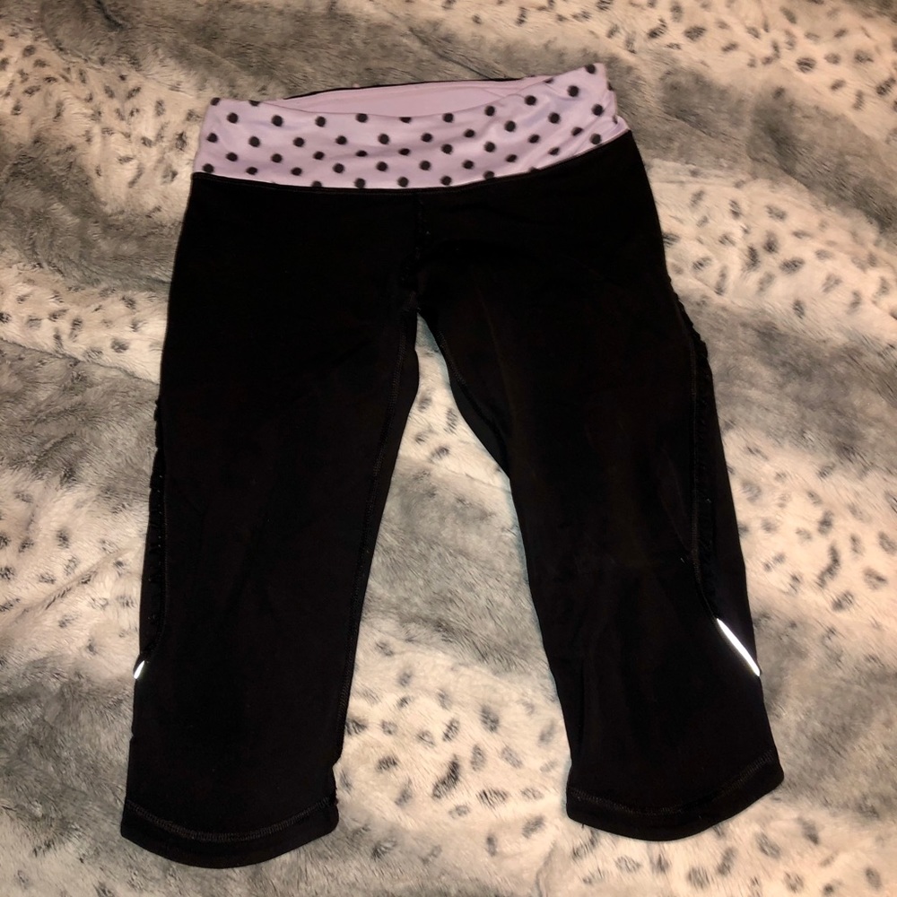 Knee length lululemon polka dot crops